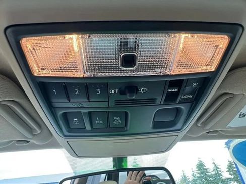Used 2018 Toyota 4Runner SR5 Premium AWD/4WD image 27