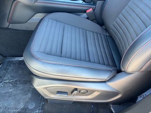 New 2026 Ford Explorer ST-Line w/ ST-Line Street Pack image 13