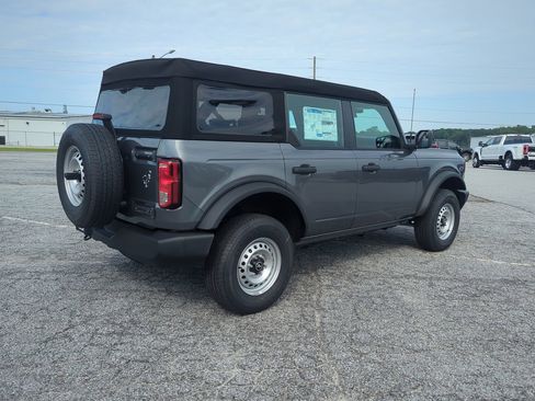 New 2025 Ford Bronco 4-Door image 3