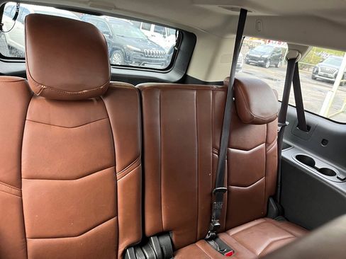 Used 2017 Cadillac Escalade ESV Premium Luxury image 17