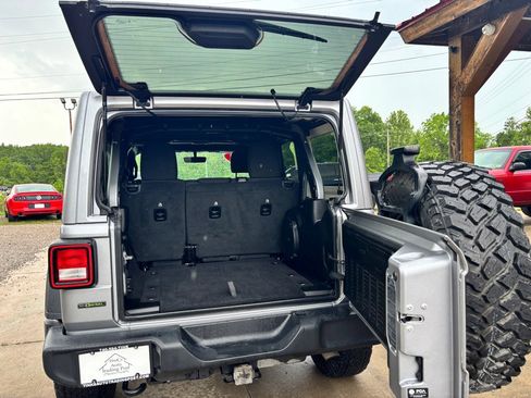 Used 2021 Jeep Wrangler Unlimited Sport AWD/4WD image 8