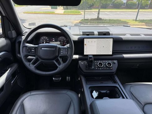 Used 2024 Land Rover Defender 110 X AWD/4WD image 8