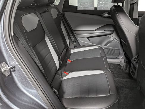 Used 2024 Volkswagen Taos SEL image 40