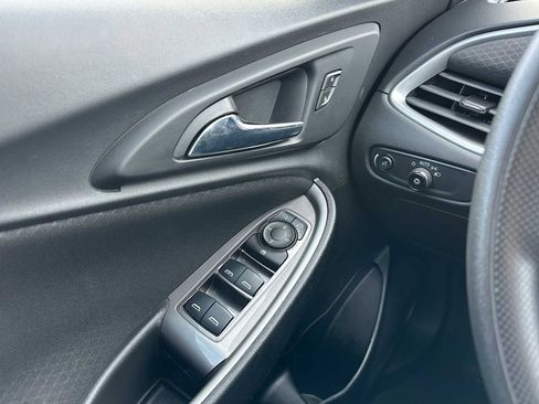 Used 2022 Chevrolet Malibu LT image 31