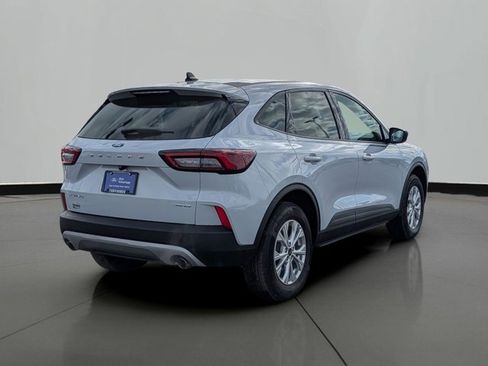 Certified 2025 Ford Escape Active w/ Cold Weather Package image 3