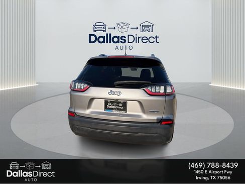 Used 2019 Jeep Cherokee Latitude w/ Popular Appearance Group FWD image 7