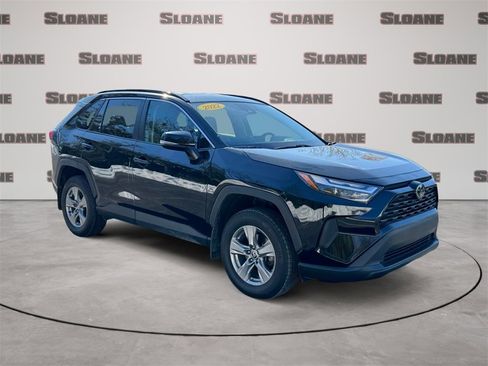 Used 2022 Toyota RAV4 XLE image 7
