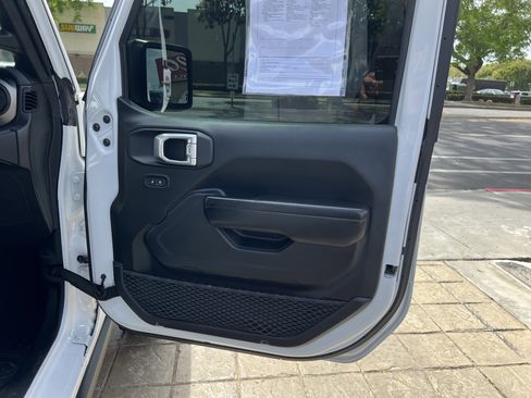 Used 2021 Jeep Wrangler Unlimited Sport AWD/4WD image 29