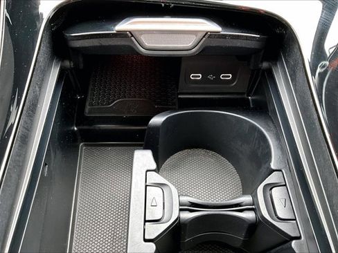 Used 2025 Mercedes-Benz C 300 Sedan image 26