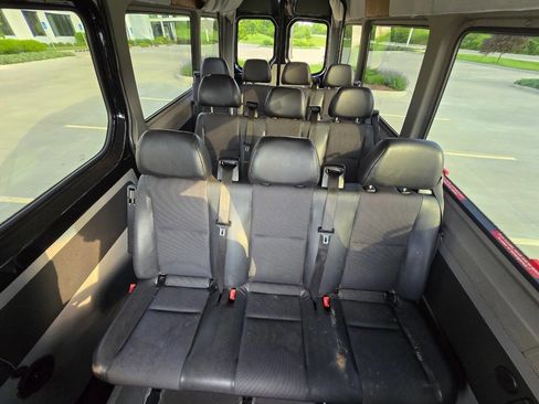 Used 2014 Mercedes-Benz Sprinter 2500 image 11