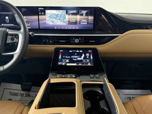 Used 2025 INFINITI QX80 Luxe RWD image 31
