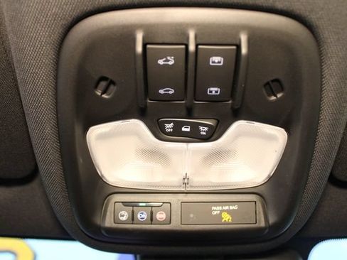 Used 2023 Chevrolet TrailBlazer RS w/ Sun and Liftgate Package AWD/4WD image 28