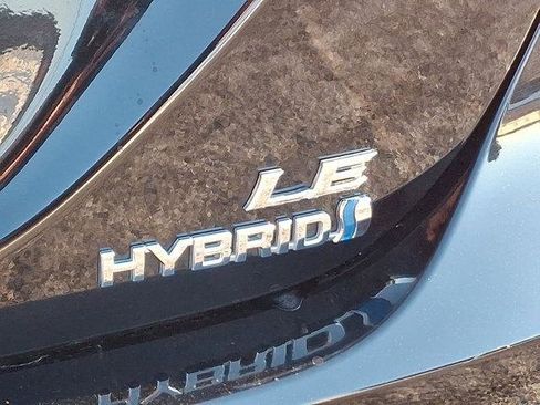 Certified 2020 Toyota Camry LE image 25