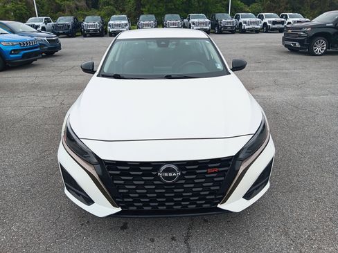 Used 2024 Nissan Altima 2.5 SR FWD image 7