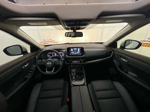 Used 2023 Nissan Rogue SL w/ SL Premium Package FWD image 19