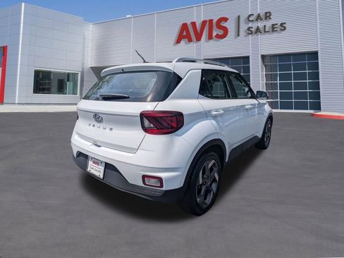 Used 2025 Hyundai Venue SEL FWD image 5