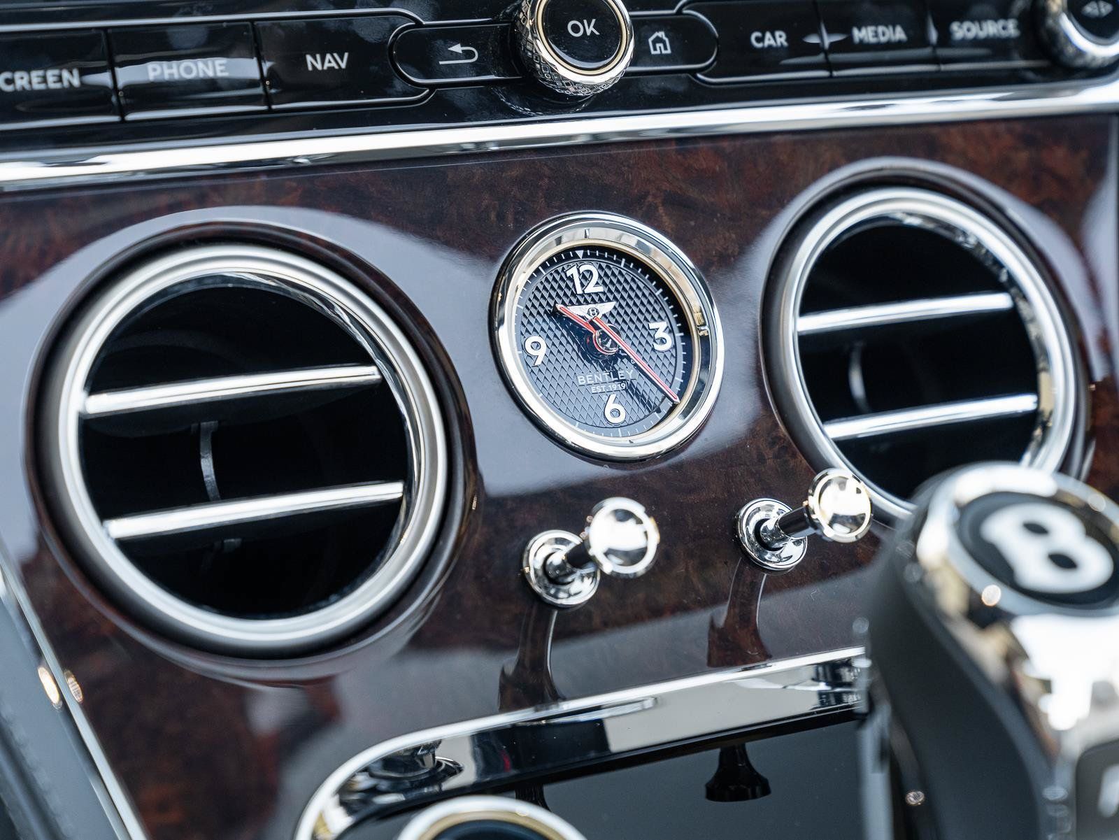 Used 2022 Bentley Continental GT AWD/4WD image 32