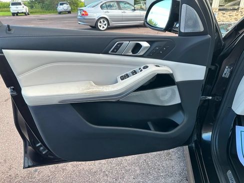Used 2019 BMW X5 xDrive50i w/ M Sport Package AWD/4WD image 12
