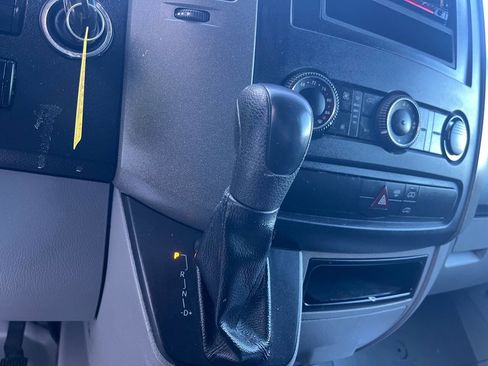 Used 2010 Freightliner Sprinter 2500 image 27