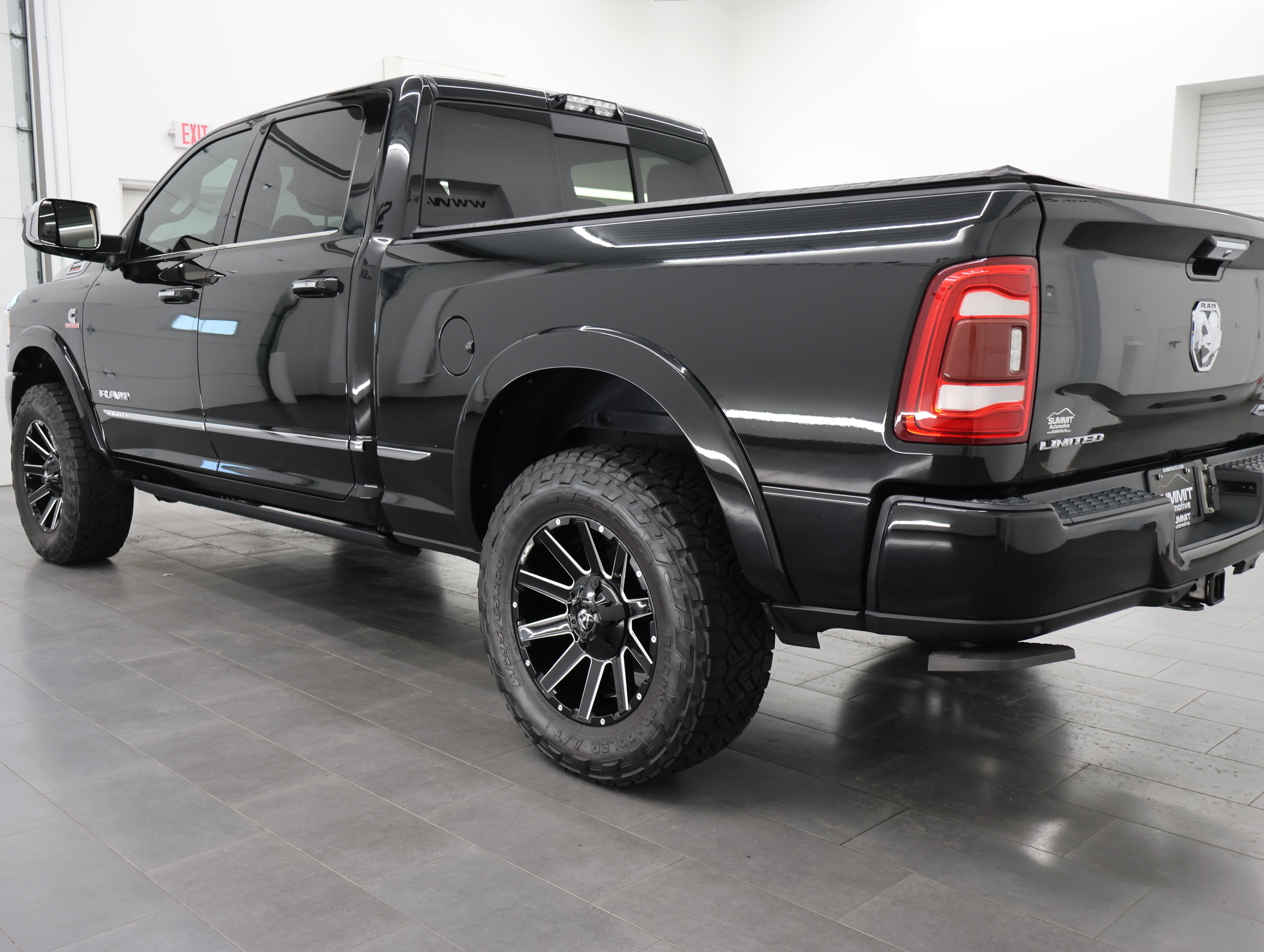Used 2019 RAM 3500 Limited AWD/4WD image 6