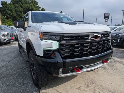 Used 2024 Chevrolet Silverado 1500 ZR2 AWD/4WD image 5