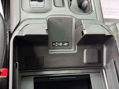 Used 2025 GMC Sierra 1500 Denali w/ Technology Package AWD/4WD image 25
