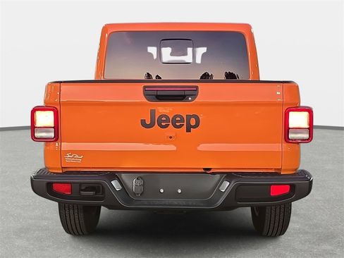 New 2025 Jeep Gladiator Sport image 6