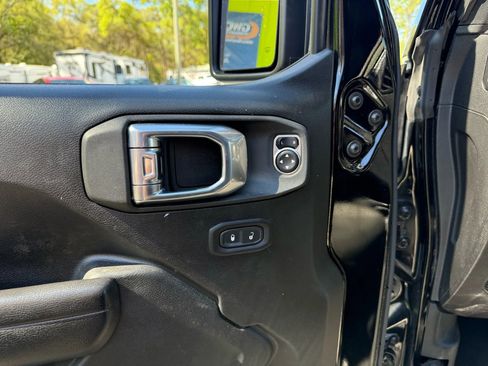 Used 2021 Jeep Wrangler Unlimited Sport image 18