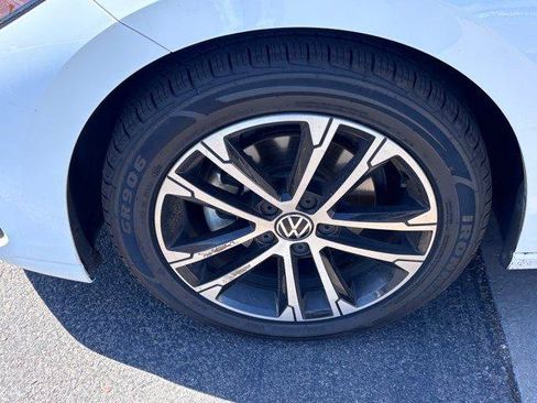 Used 2025 Volkswagen Jetta Sport FWD image 6