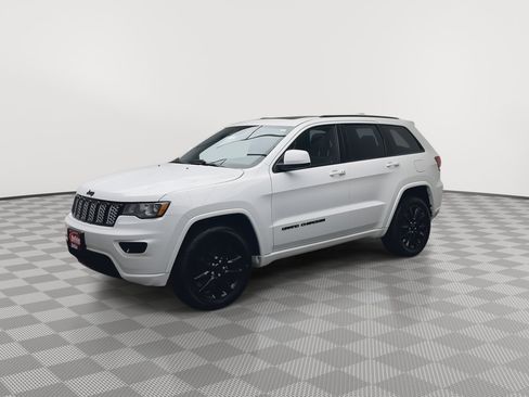 Used 2019 Jeep Grand Cherokee Altitude AWD/4WD image 36
