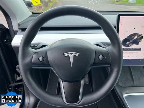 Used 2022 Tesla Model Y Long Range image 19