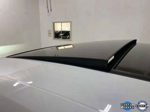 Used 2024 Audi Q8 e-tron Premium image 91