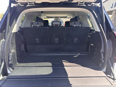 Used 2025 Ford Expedition Active image 17