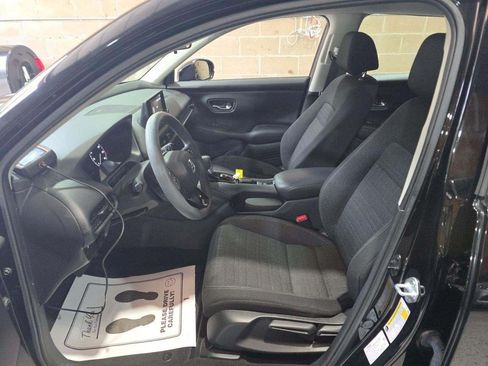 Used 2023 Honda HR-V LX image 7