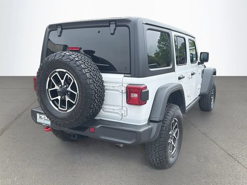 Used 2024 Jeep Wrangler Unlimited Rubicon AWD/4WD image 4