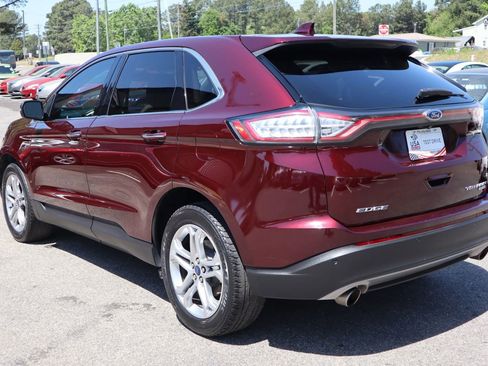 Used 2017 Ford Edge Titanium w/ Equipment Group 301A FWD image 4