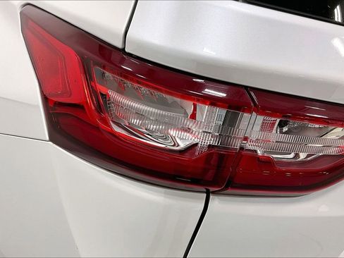 Used 2018 Chevrolet Traverse High Country image 40