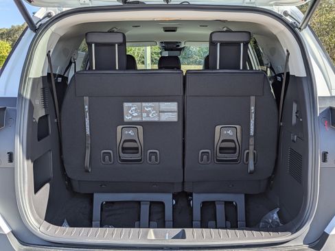 New 2026 Kia Carnival EX image 14