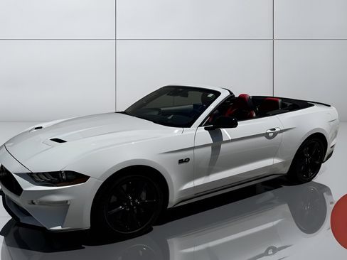 Used 2021 Ford Mustang GT Premium w/ Equipment Group 401A RWD image 4