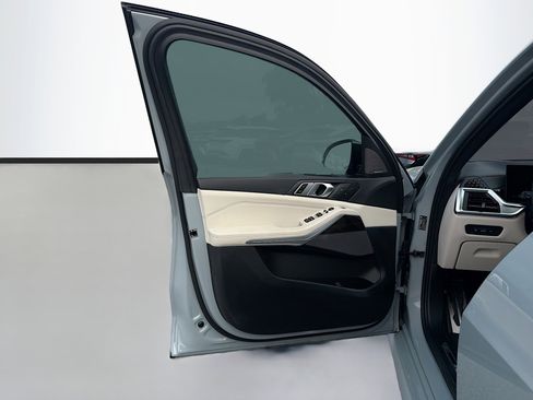 Used 2024 BMW X5 sDrive40i w/ M Sport Package image 22