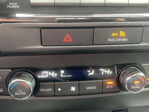 Used 2023 Nissan Frontier SV w/ SV Convenience Package image 8