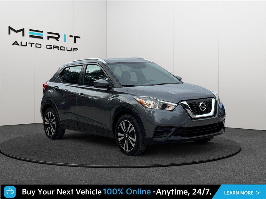 Used 2019 Nissan Kicks SV FWD image 1