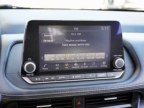 Used 2024 Nissan Rogue SV FWD image 25