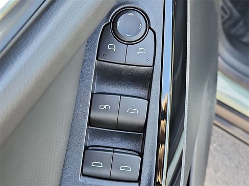 New 2026 Chevrolet Equinox LT image 23