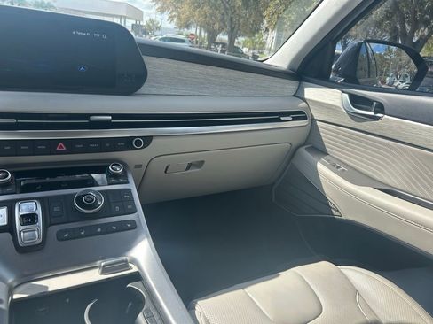 Used 2023 Hyundai Palisade Calligraphy image 11
