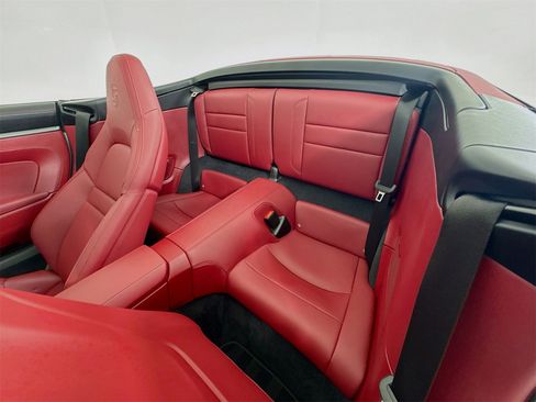 Used 2024 Porsche 911 Carrera 4S image 23