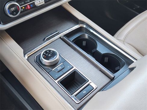 Used 2024 Ford Expedition Max Limited image 19