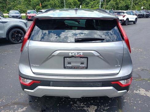 New 2025 Kia Niro EX image 6