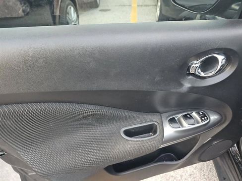 Used 2014 Nissan Juke S FWD image 9