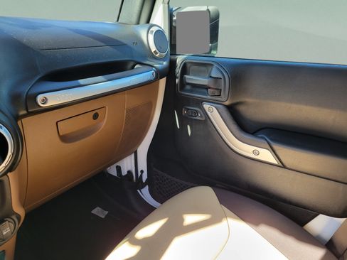 Used 2018 Jeep Wrangler Unlimited Sahara AWD/4WD image 20